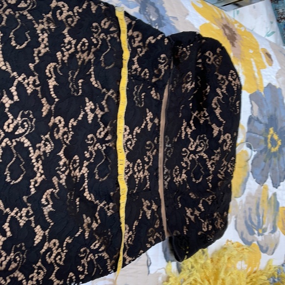 Black lace over beige under dress. Super flattering style - Picture 10 of 11